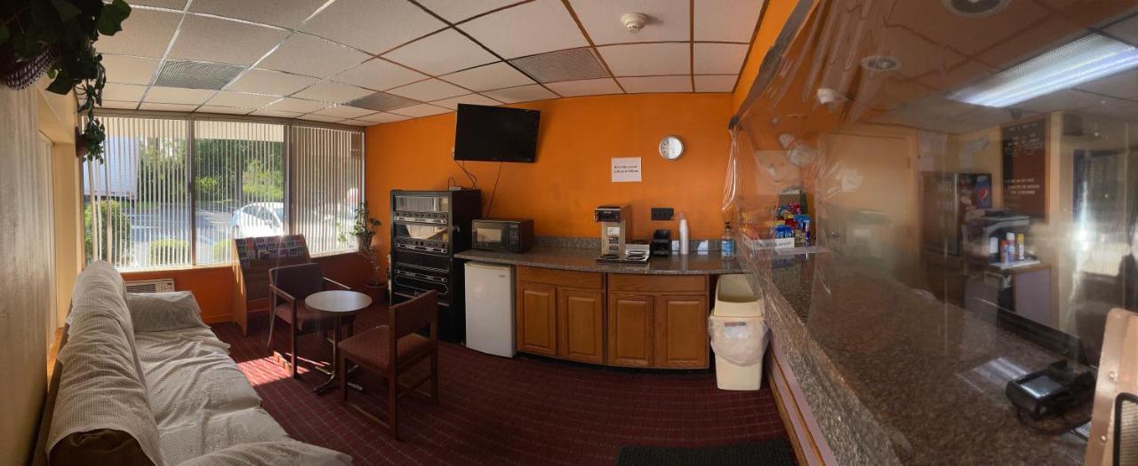 Travelers Inn South Brunswick Terrace Εξωτερικό φωτογραφία