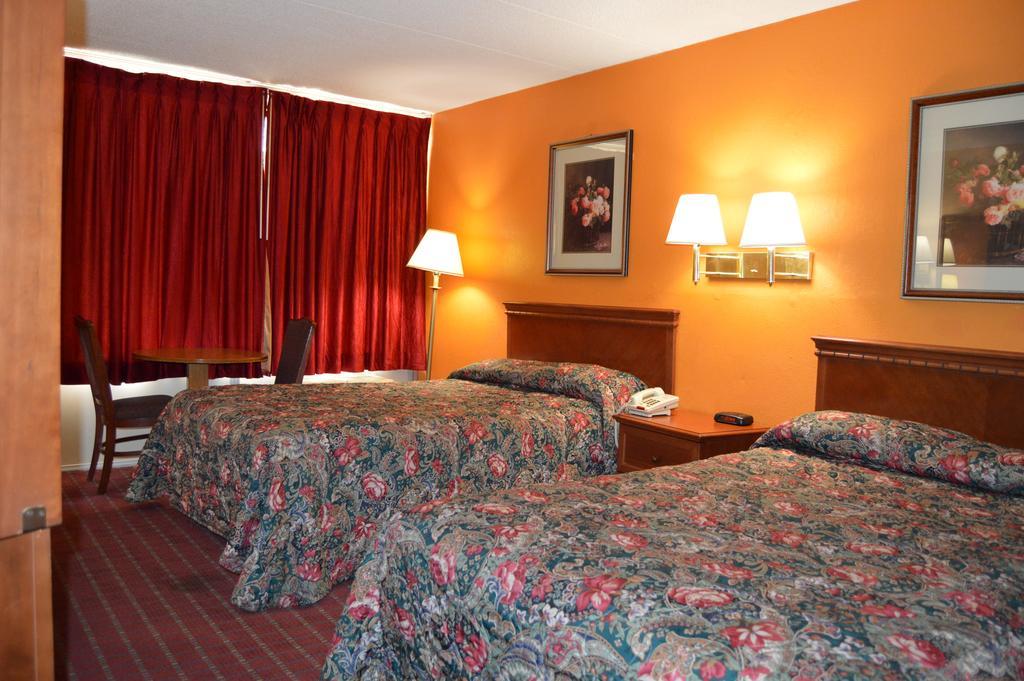 Travelers Inn South Brunswick Terrace Εξωτερικό φωτογραφία