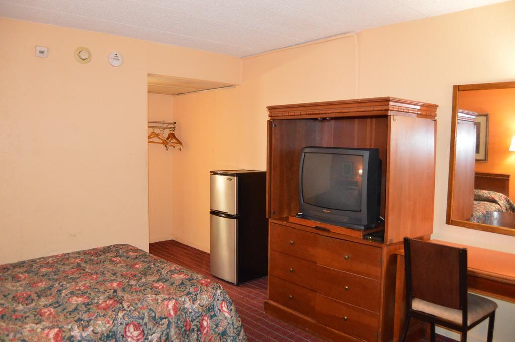Travelers Inn South Brunswick Terrace Εξωτερικό φωτογραφία