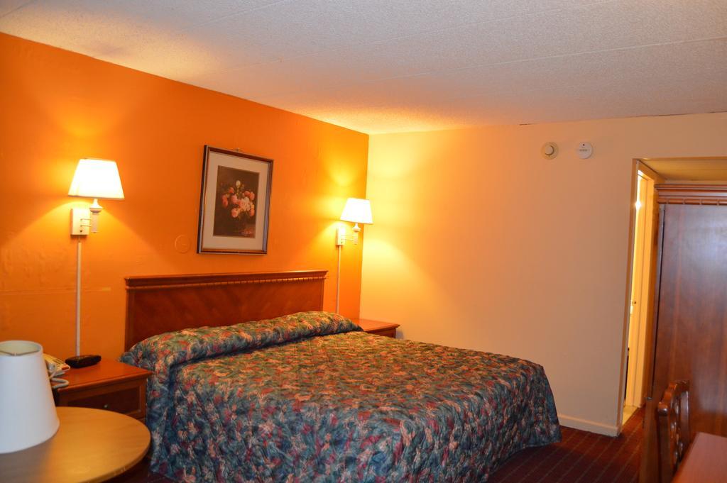 Travelers Inn South Brunswick Terrace Εξωτερικό φωτογραφία