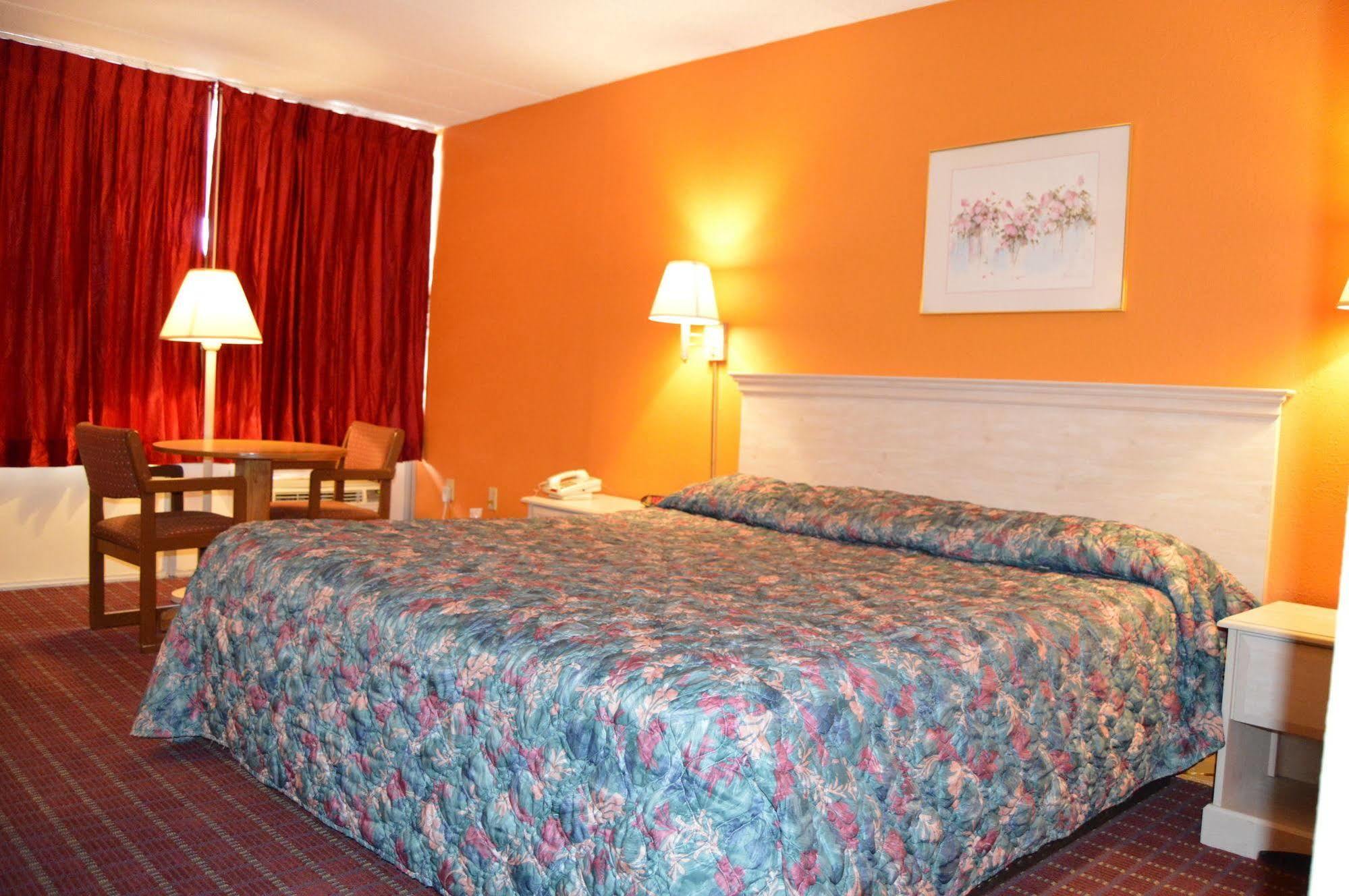 Travelers Inn South Brunswick Terrace Εξωτερικό φωτογραφία